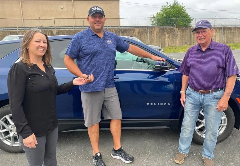 Hole in One Winner Chris Ryan with His Brand-New Chevrolet Equinox